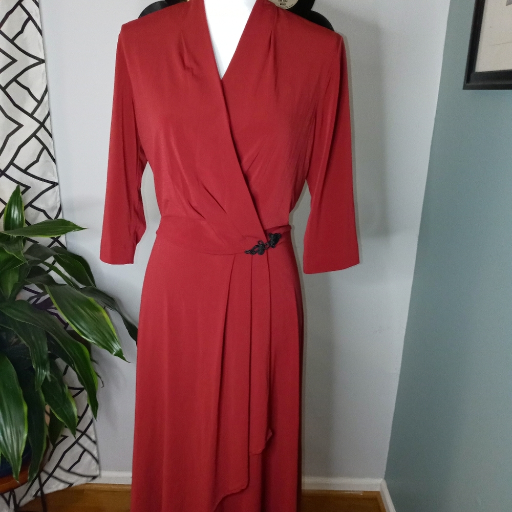 Long red twirly dress w/Chinese knot button. Sz 12